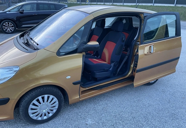 Peugeot 1007 cena 8850 przebieg: 109700, rok produkcji 2005 z Krośniewice małe 79